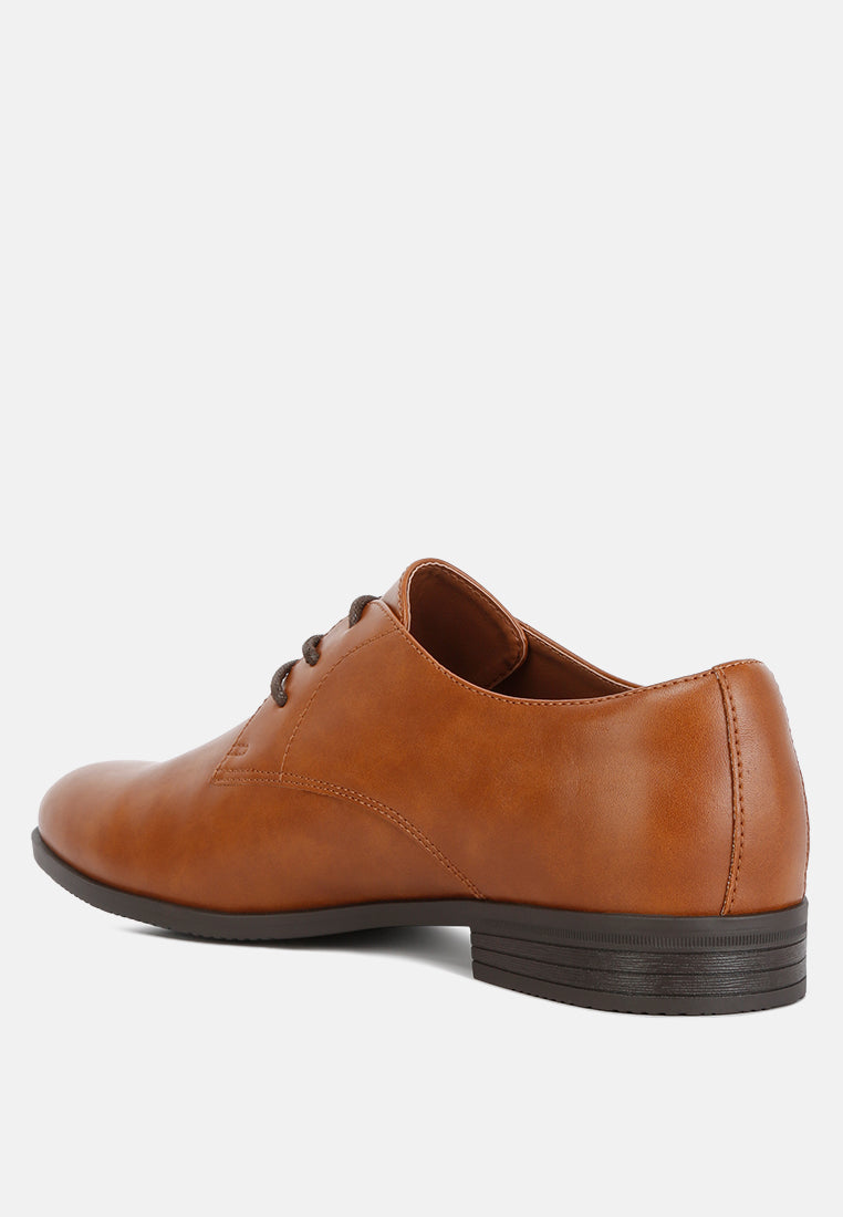 Dark brown Finch men's minimalist derby shoes by London Rag, featuring sleek design and smooth leather finish.